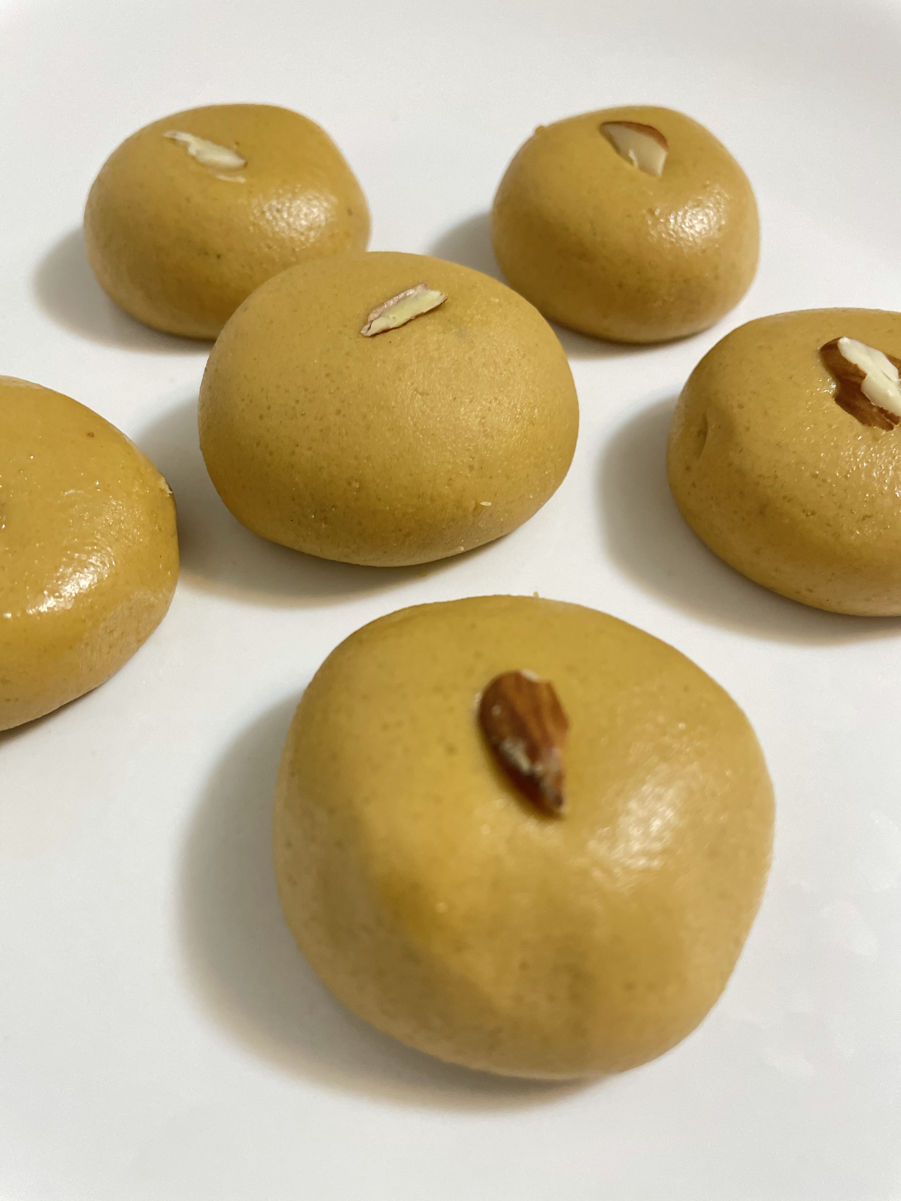 Besan Laddu