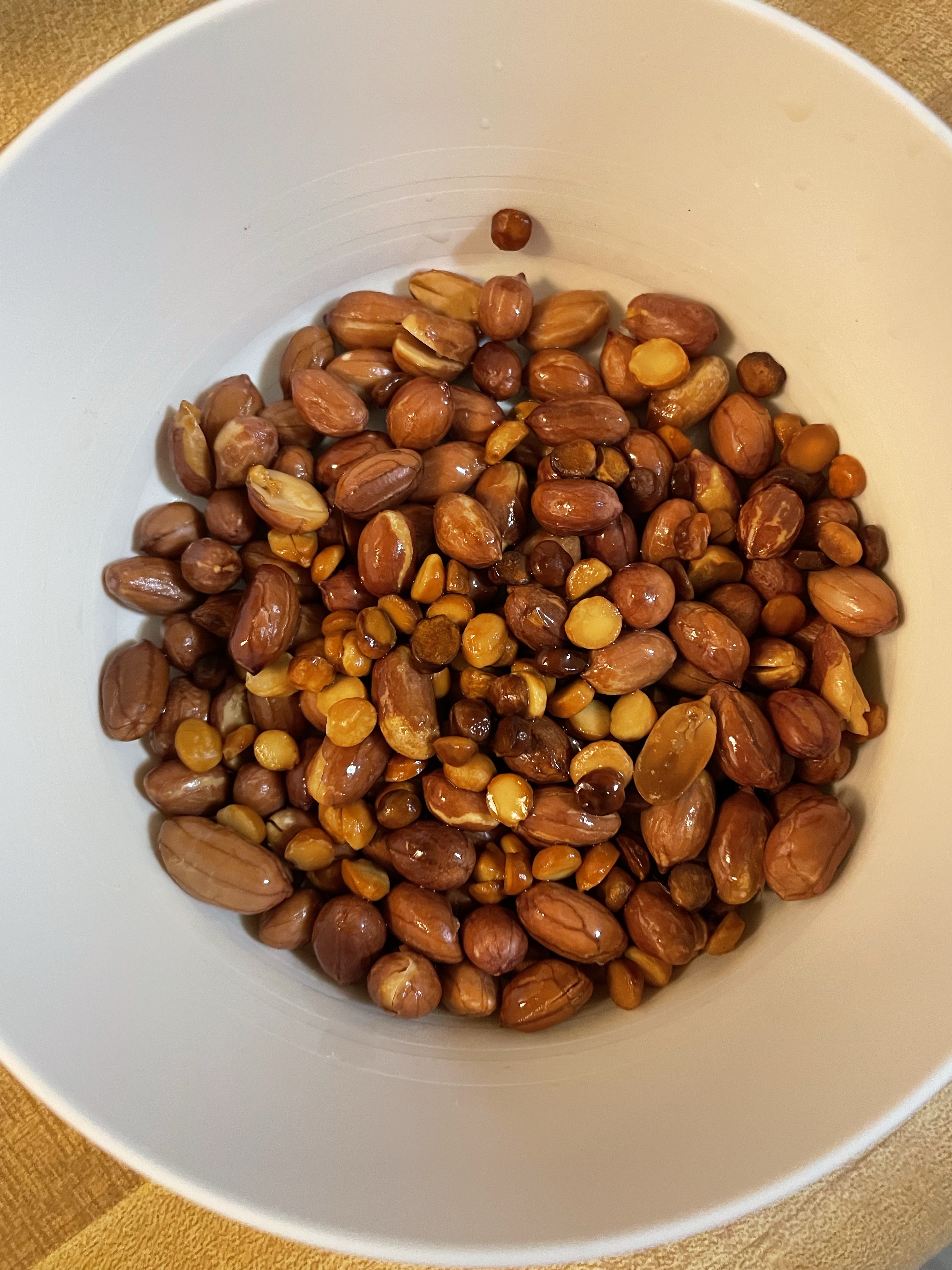 Fried peanuts, chana dal, urad dal